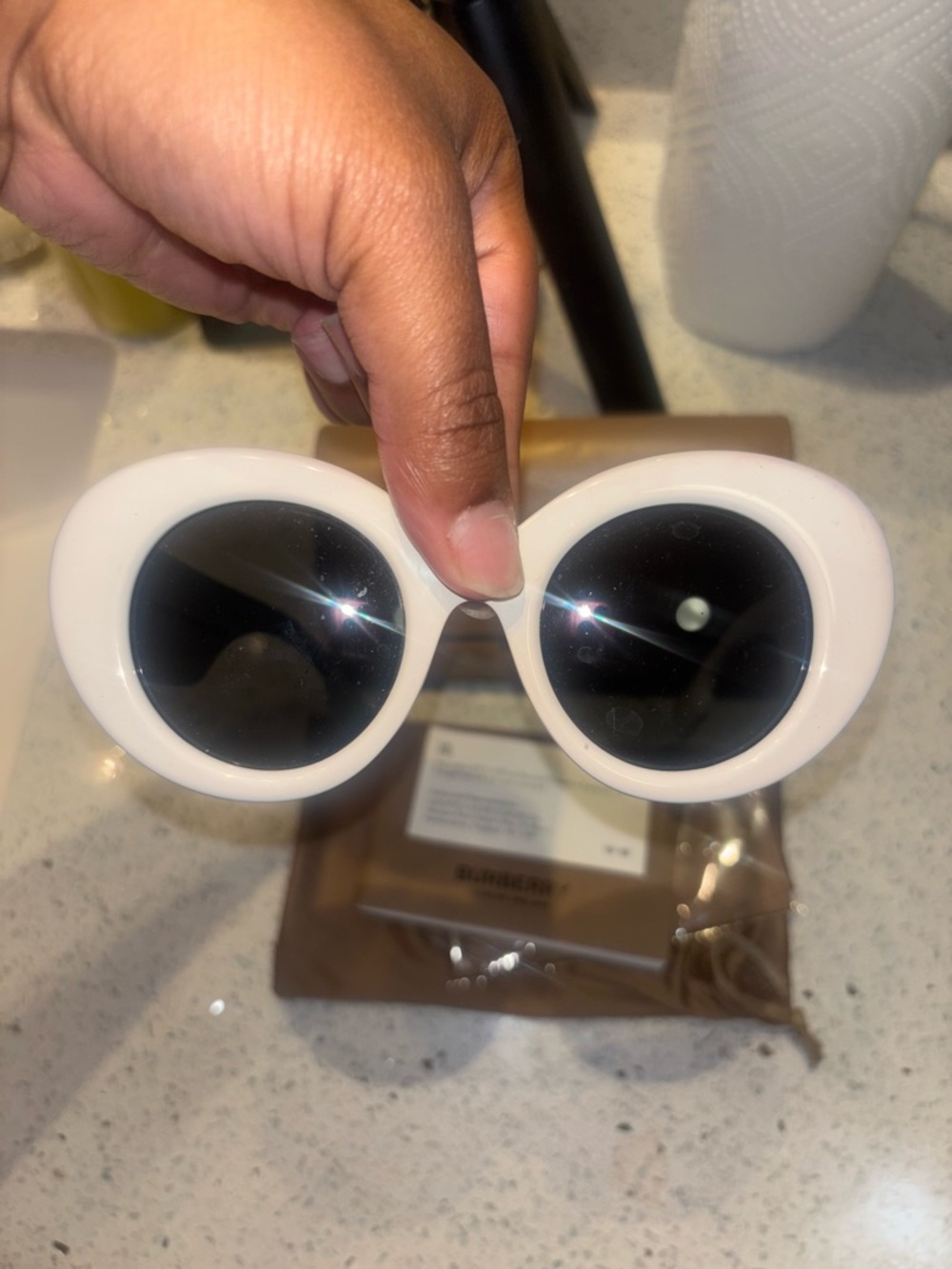 Burberry White Round Frame Sunglasses with Brown Accessories - Picture 2 of 5